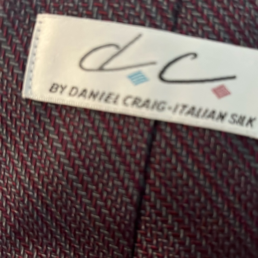 D C By Daniel Craig Print Tie EUC
